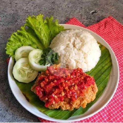 Paket Ayam Geprek Sambel Merah menu Nasi Jinggo Bu Dian, Legian