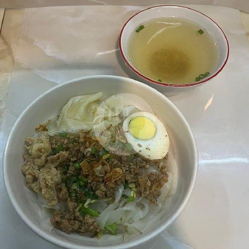 Kwetiaw Pangsit Ayam menu Mie Pangsit Lao Ban Medan, Pulau Tarakan, Denpasar