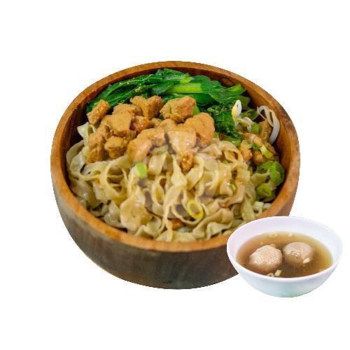 Bakmi Lebar Bakso ( Pilih Bakso ayam / sapi ) menu Bakmi CC Jakarta
