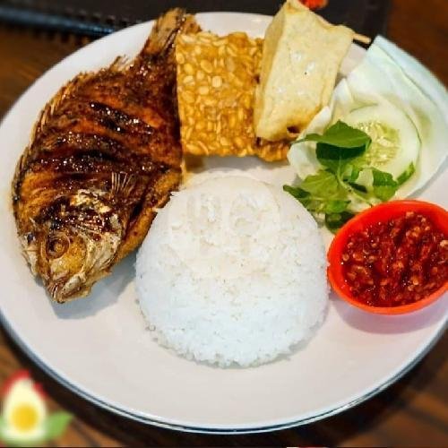 Ikan Nila Bakar + Nasi menu Lalapan Den Bagus 2, Glogor Carik