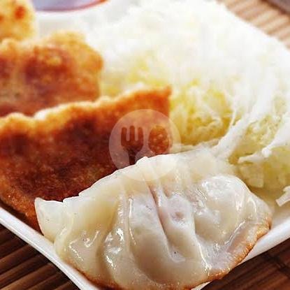 Pan Seared Chicken Gyoza (4 Pcs) menu Dimsum Chika, Umalas