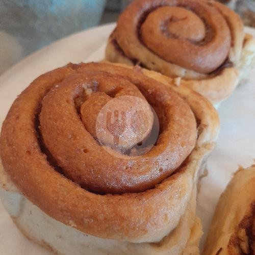 CINNAMON ROLL menu Iam Vegan Babe, Tanah Barak