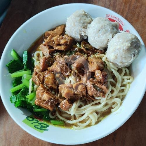 A Culinary Adventure at Mie Ayam Bakso Solo Wonogiri in Denpasar