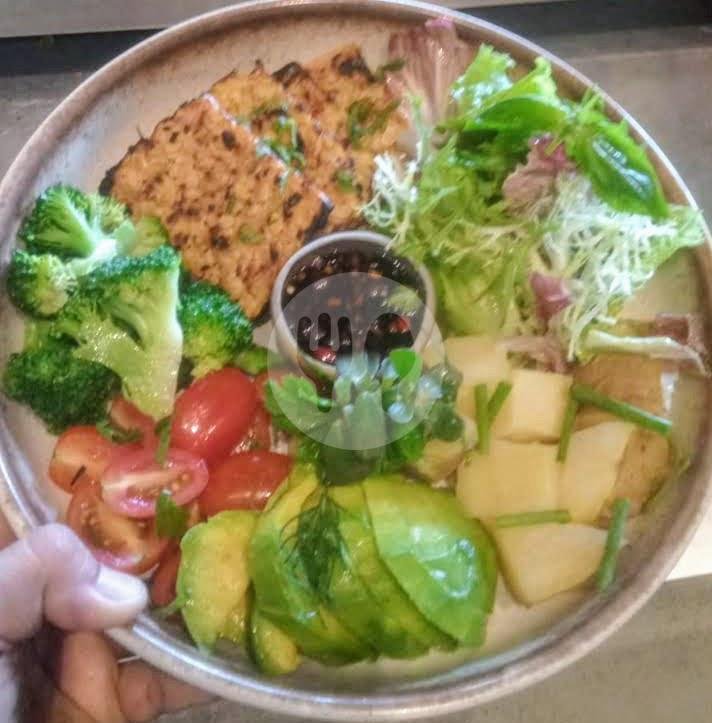 Vegan Salad bowl menu Genius Cafe Entrepreneur Beach Club
