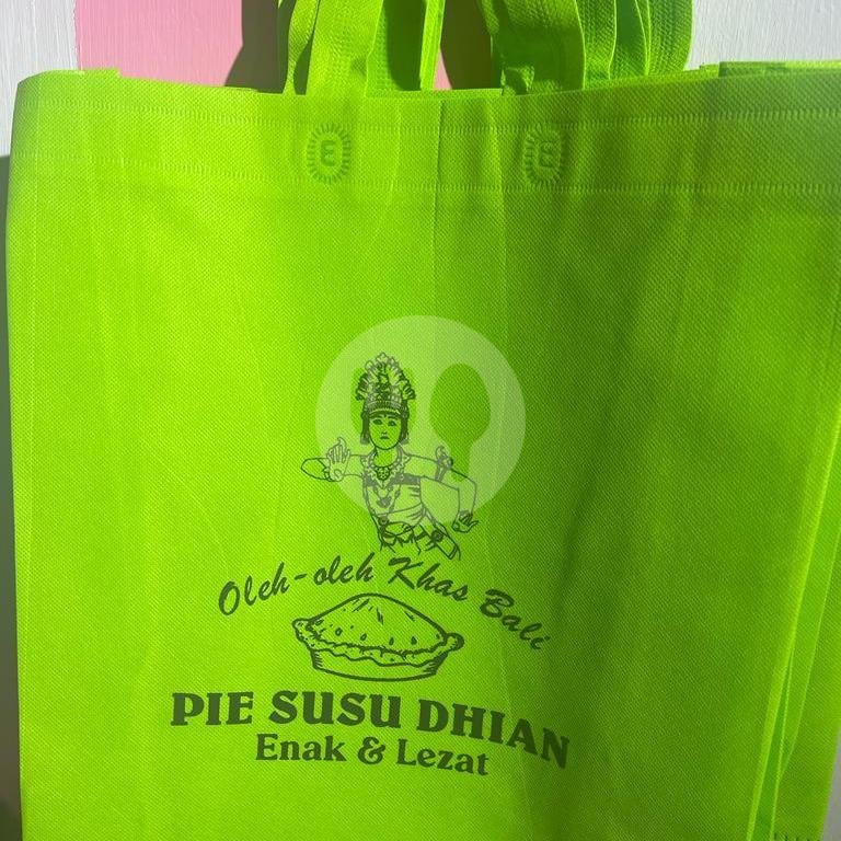 Tas Paperbag Jumbo Brand Pie Susu Dhian menu Pie Susu Dhian, Bakung Sari