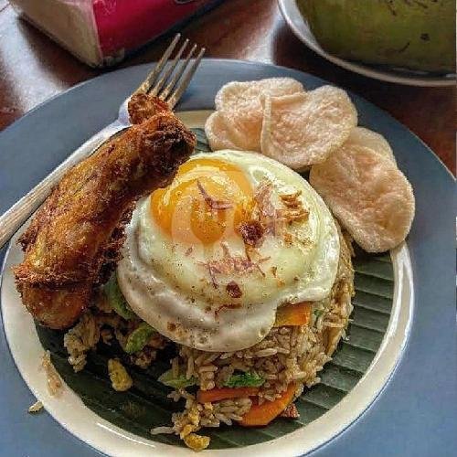 A Culinary Journey at Warung KHAZANAH: Discovering Coconut Juice & Fruitsalad in Canggu