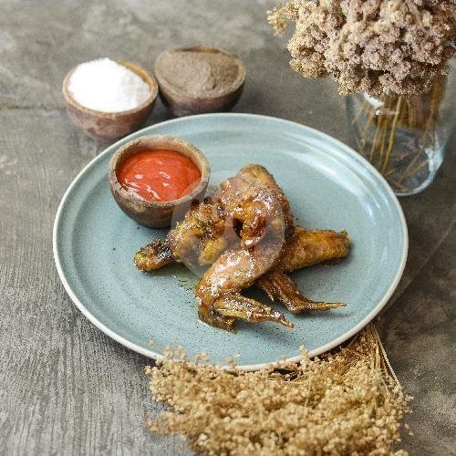 Chicken Wings menu Bali Boozy Kitchen and Bar, Batu Belig