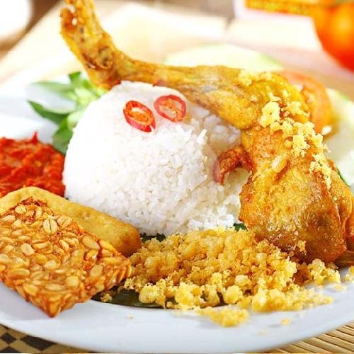 Ayam Kremes + Nasi menu Lalapan Den Bagus 2, Glogor Carik