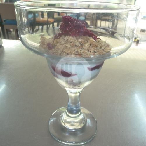 Granola Parfait menu Temptations Bakery & Pantry, Mataram