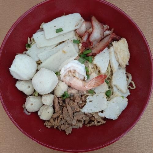 YAM Kwetiau Komplit menu Dapur Singkawang, Denpasar Barat