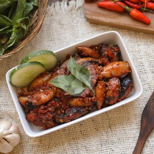 Cumi Bakar Bumbu Pedas Ukuran Besar menu Cumi Hitam Racun Dewi Sri, Jalan Raya Dewi Sri
