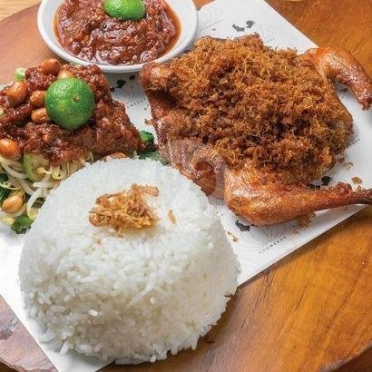 Ayam Goreng Lengkuas menu Goemerot, Jimbaran