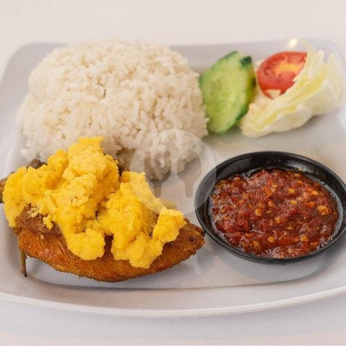 Chicken Salted Egg + Nasi menu Ayam Tulang Lunak Bu Lik, Imam Bonjol