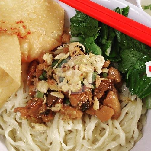 Bakmie Ayam Jamur porsi Jumbo menu Mie Bakso Lidi, Gunung Merapi