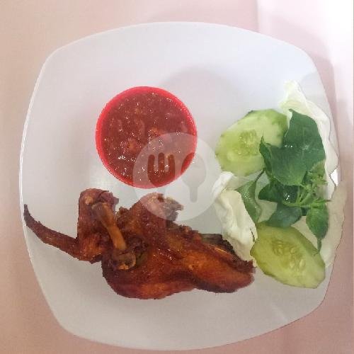 Ayam Goreng Lalapan menu Warung Bu Diah (WBD), Denpasar