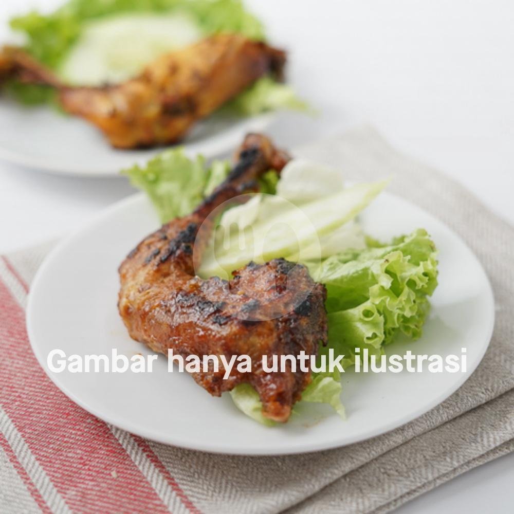 Ayam Bakar menu Nasi Uduk Betawi Mpok Yayah, Padang Indah
