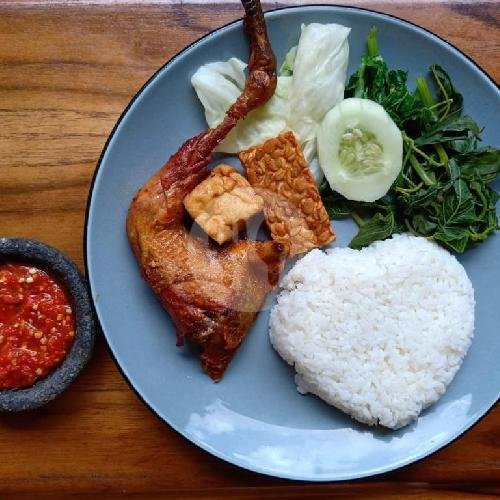 Nasi Ayam Goreng Paha Lalapan menu Ayam Goreng Kampung, Gatsu Barat