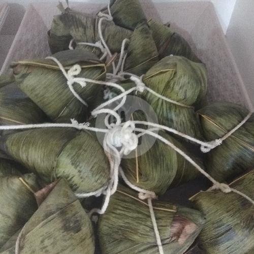 Bakcang Kalbar Frozen Babi, Ayam,Vege,Jadi Tinggal Di Kukus Lagi Sendiri Ya..Kukus 20menit Saja..Makasih menu Voni Choipan Bali, Sesetan