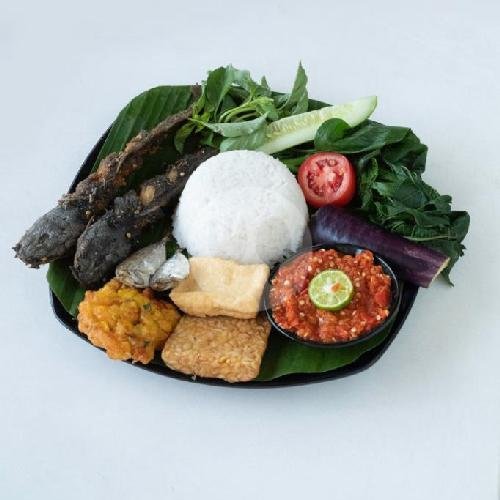Nasi Tempong Lele menu Nasi Tempong Rehana, Kuta