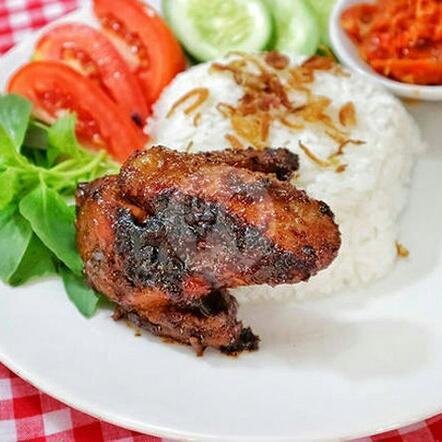 A Culinary Adventure at Ayam Tulang Lunak Ibu Rahayu in Canggu