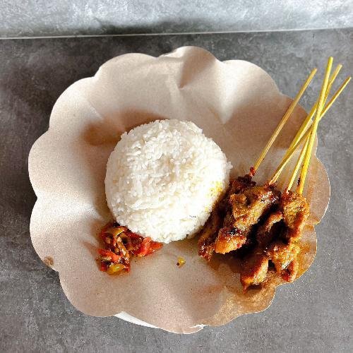 Sate Babi+nasi menu Warung Be Genyol Men Nana, Denpasar