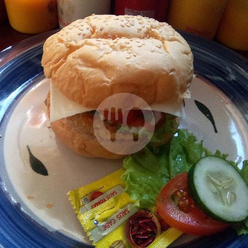 Medium Crispy Full Keju menu Warung Burger Kabur, Pamogan