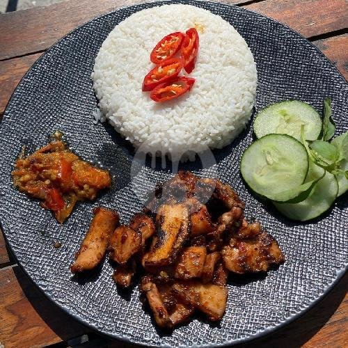 Nasi Cumi Bakar Pedas menu Cumi Hitam Racun Dewi Sri, Jalan Raya Dewi Sri
