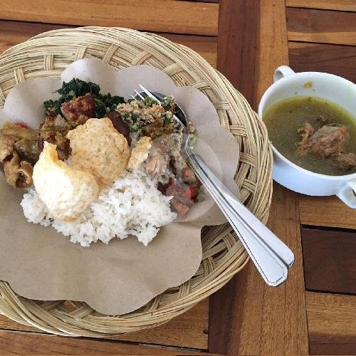 Paket Nasi Samsam dan Kuah Balung menu Babi Guling Samsam Kasih