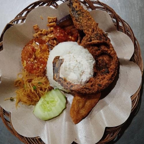 Paket Lele Goreng menu Ayam Penyet Surabaya, Kuta Raya