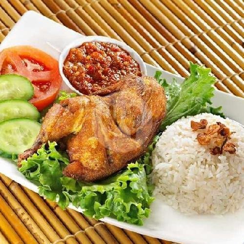 Ayam Goreng Spesial menu Ayam Bakar & Lalapan Wr. Makan Dilya , Seminyak