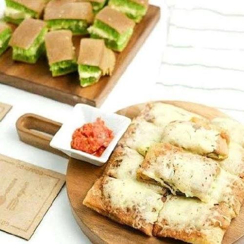 Sabar 3 menu Martabak Terang Bulan Sabar Menanti, Letda Tantular