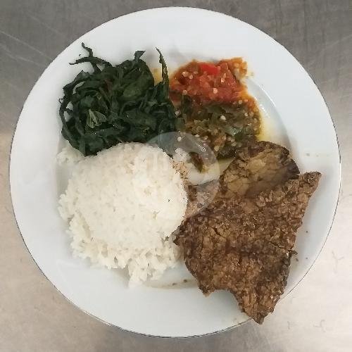 Nasi Paru menu Dewata Minang, Danau Poso