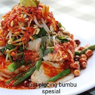 Tipat Plecing menu Rujak Lebah One, Gunung Lebah