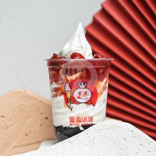 Strawberry Lucky Sundae menu Mixue Sidakarya, Sidakarya, Denpasar Selatan