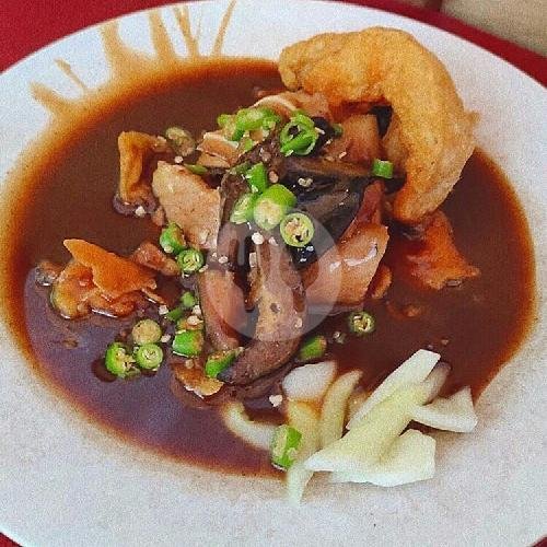 A Culinary Adventure at Siobak Bu Ayuk Singaraja: A Must-Try Pork Delight