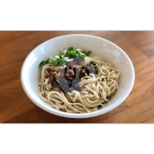 Bakmie Kering (Noodles with Braised Pork Sauce ) menu Wei Wei Xin (Warung Taiwan), Pemelisan