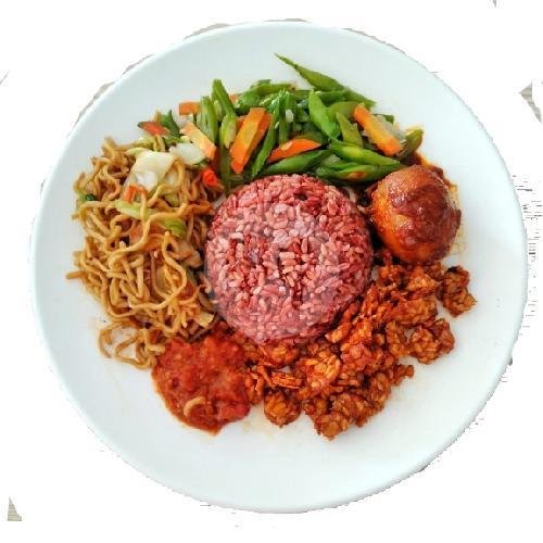 Nasi merah Telur menu Nasi Campur Warung KKN, Danau Buyan