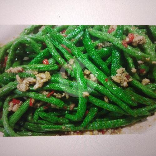 Baby Buncis Bawang Putih menu Warung Rakyat, Sesetan