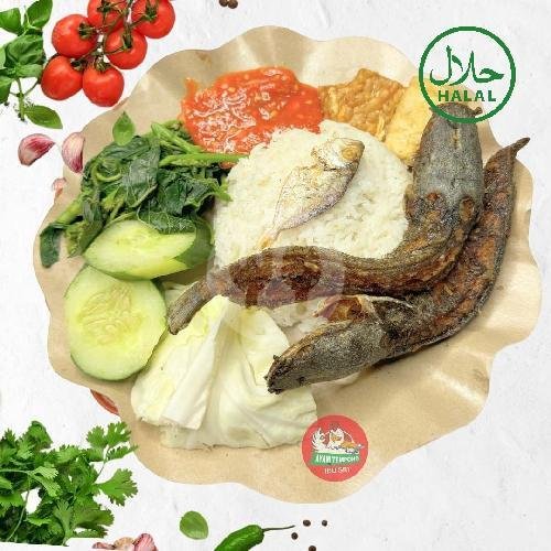 Nasi tempong ikan Lele goreng spesial menu Ayam Tempong Ibu Sri, Kuta