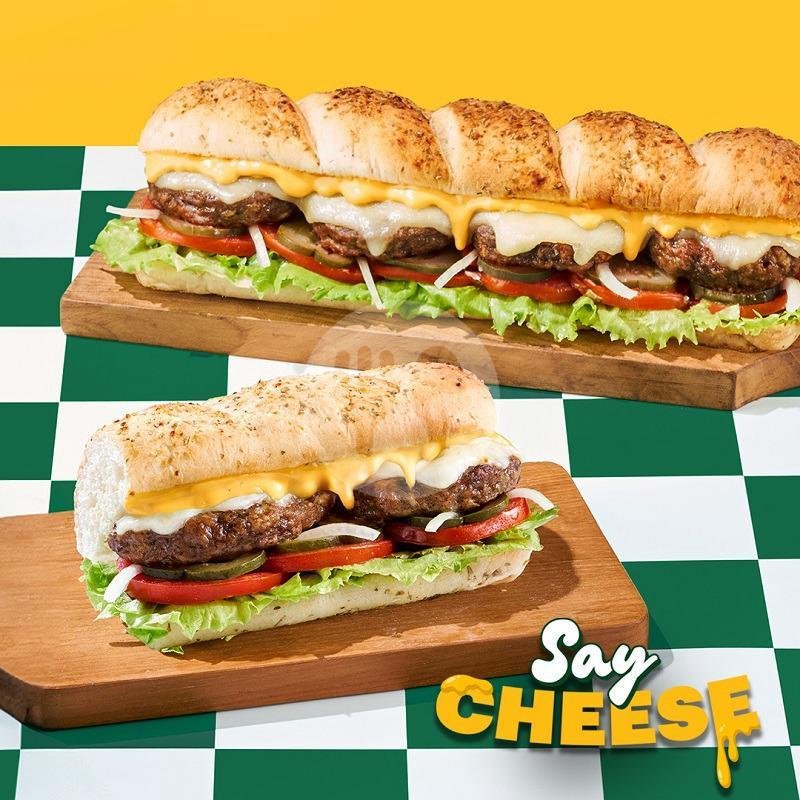 Cheesy Beef menu Subway, Renon Bali