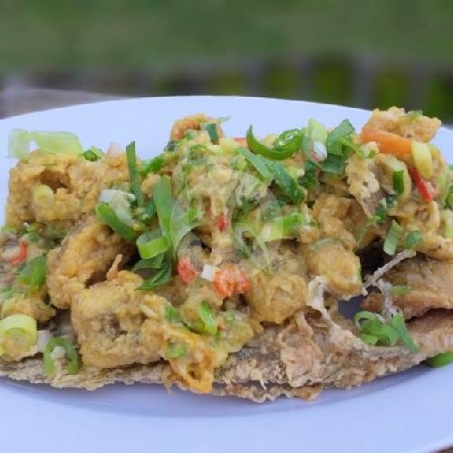 Gurame Telur Asin menu Warung Serayu, Gunung Sanghyang