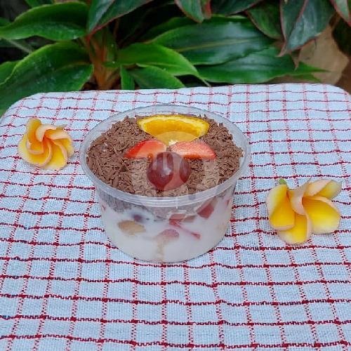 Salad Buah 300 ml Coklat menu Salad Sunday Momsky, Salad Buah, Dessert, Denpasar Barat
