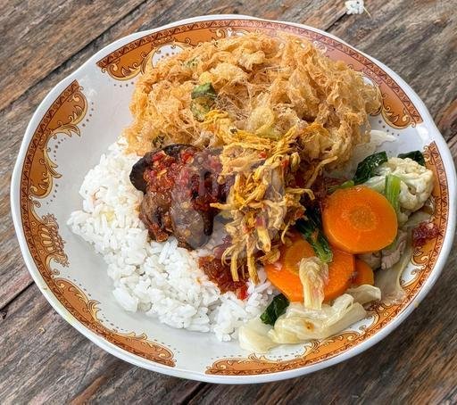 Nasi Campur Ati menu Ayam Plecing Kampung, Renon