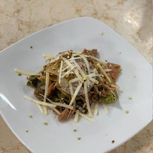 Pappardelle Tricolore Alla Luigina menu Rustica Cuciana Italiana, Batu Belig