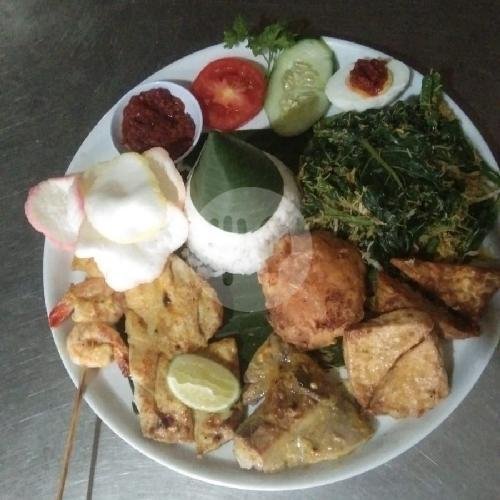 Discover the Culinary Delights of Warung Sobat in Batu Belig, Seminyak