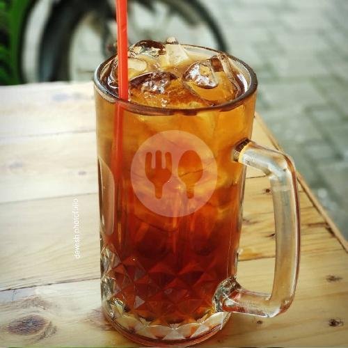 Es Teh menu Lalapan Doa Dua Ibu, Panji