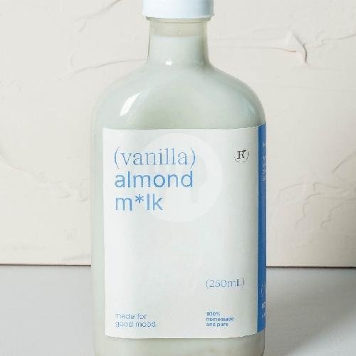 Vanilla Raw Almond Milk - 250ml menu Remix Juice, Pererenan