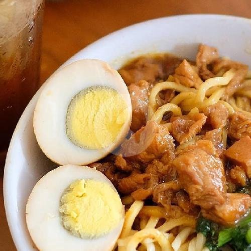 Mie Ayam Telur + Es Jeruk menu Mie Ayam Solo Pak Pandu, Bung Tomo