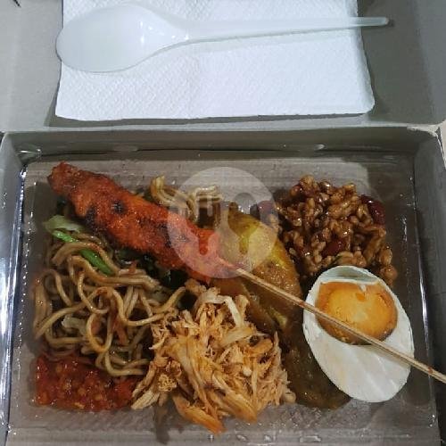 Nasi Box Ayam menu Warung Zaenab, Sesetan