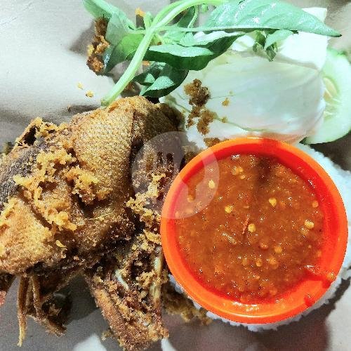 Bebek Goreng menu Lalapan Mbak Yull, Sapta Pesona